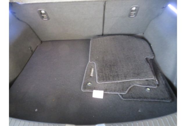 Mazda MAZDA3  第8張相片