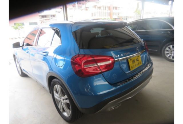 Benz GLA200  第3張相片