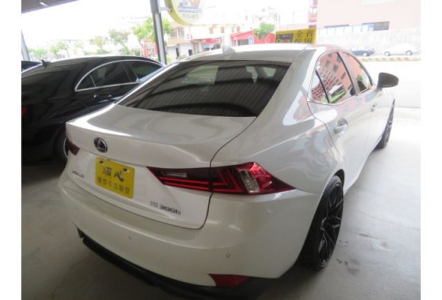 Lexus IS300H  第4張相片