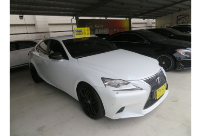 Lexus IS300H  第5張相片