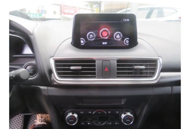 Mazda MAZDA3  第8張相片