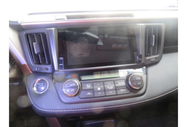 Toyota RAV4  第9張相片