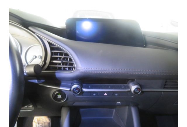 Mazda MAZDA3  第9張相片
