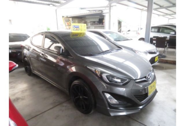 Hyundai ELANTRA  第5張相片