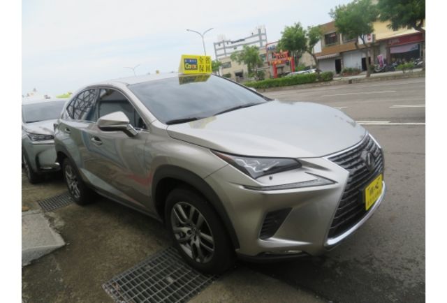 Lexus NX300  第2張相片