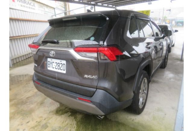 Toyota RAV4  第8張相片