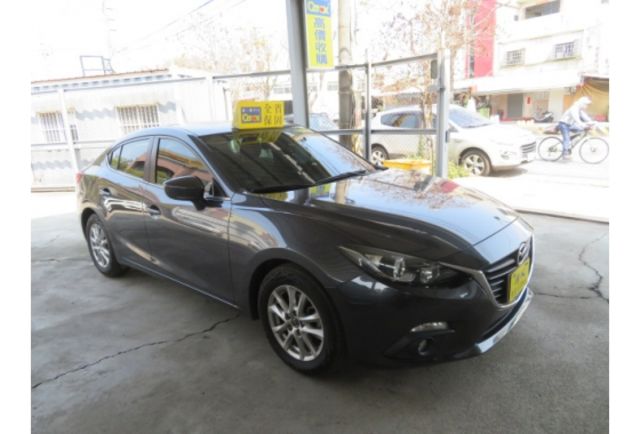 Mazda MAZDA3  第5張相片