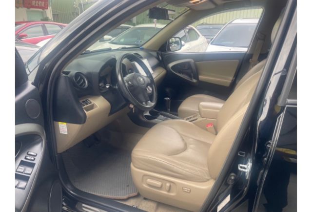 Toyota RAV4  第7張相片