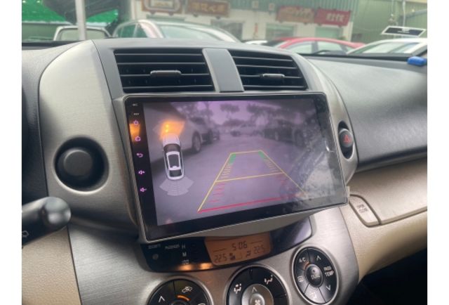 Toyota RAV4  第8張相片