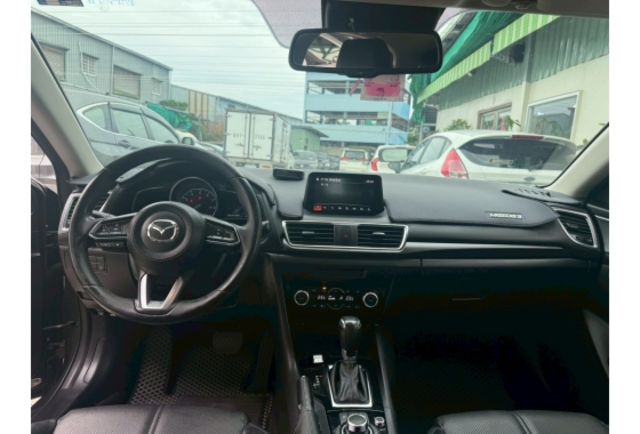 Mazda MAZDA3  第9張相片