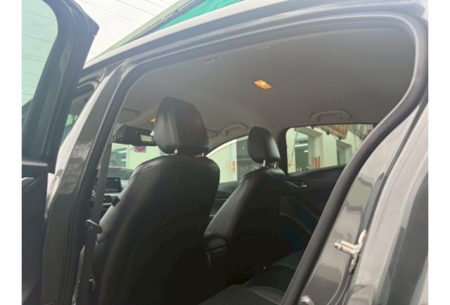 Mazda MAZDA3  第13張相片