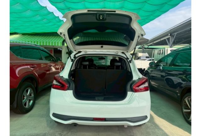 Nissan TIIDA  第3張相片