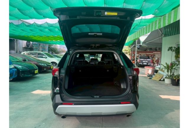 Toyota RAV4  第7張相片