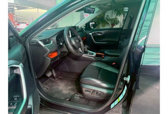 Toyota RAV4  第10張相片