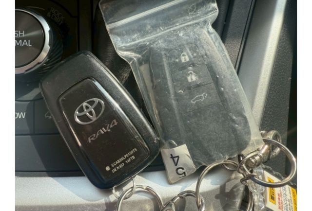 Toyota RAV4  第15張相片