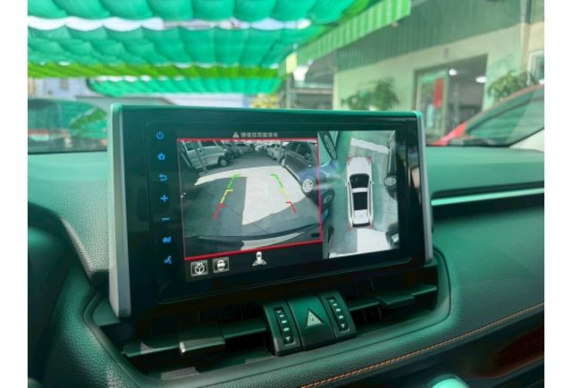 Toyota RAV4  第9張相片