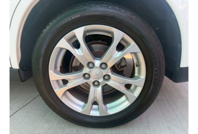 Mitsubishi OUTLANDER  第15張相片