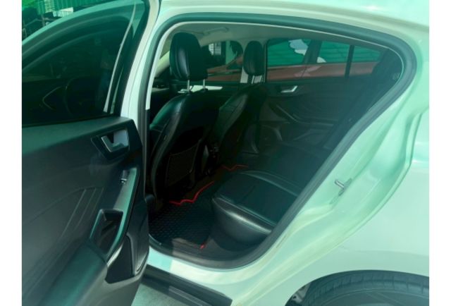 Ford FOCUS  第10張相片