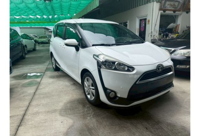 Toyota SIENTA  第1張相片