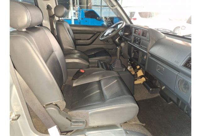 8人座客貨廂型車.原板件.原漆.里程保證  第5張相片