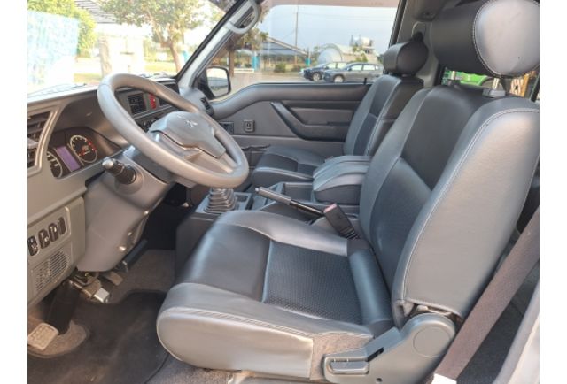 8人座客貨廂型車.原板件.原漆.里程保證  第9張相片