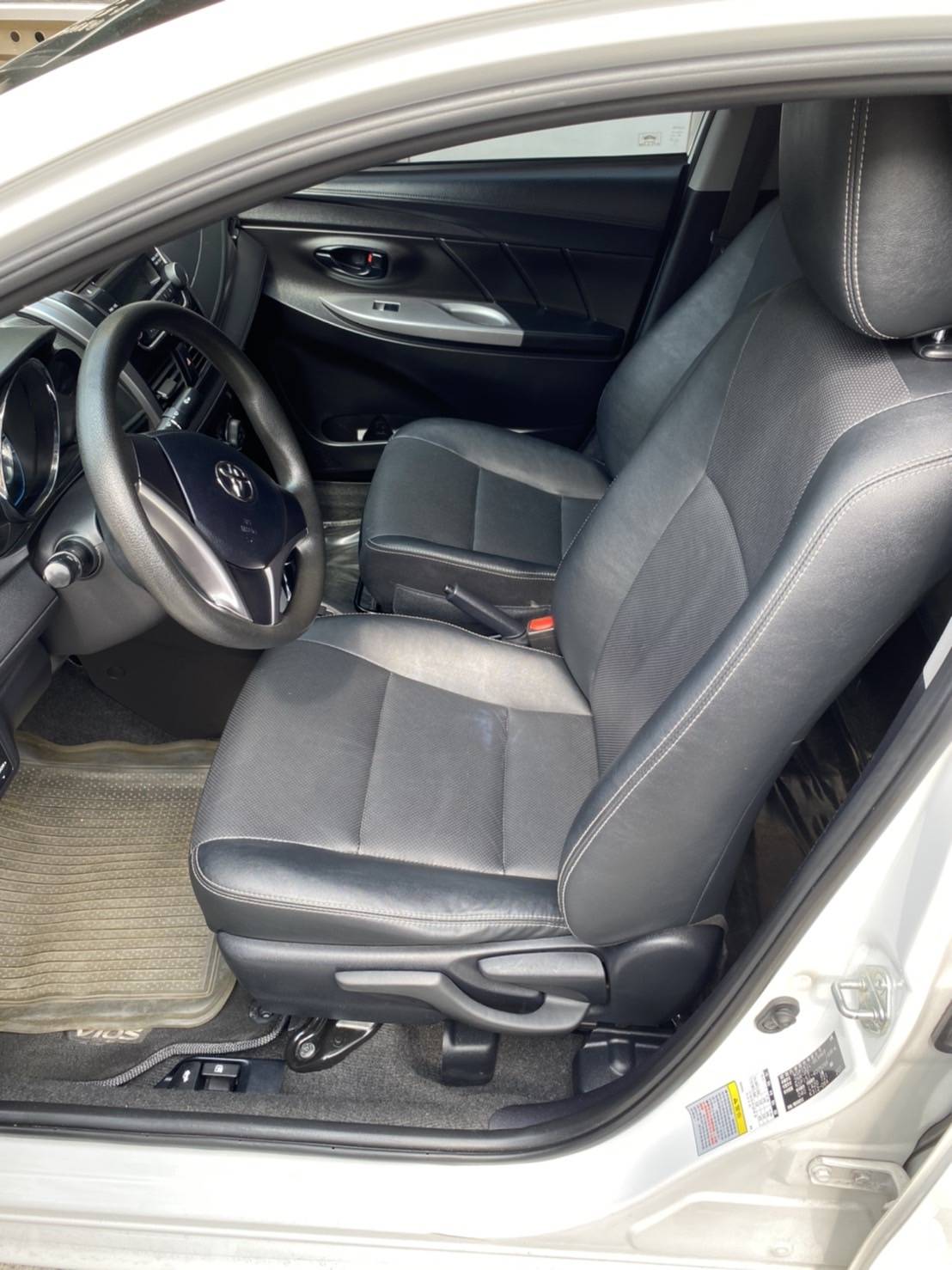 TOYOTA Vios 雅緻 (3代CVT)  第5張相片