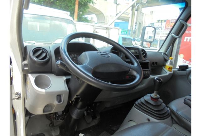 HINO 300  第8張相片