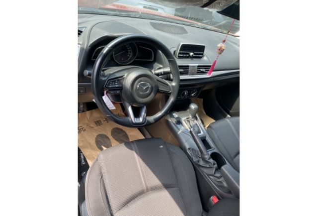 Mazda MAZDA3  第7張相片