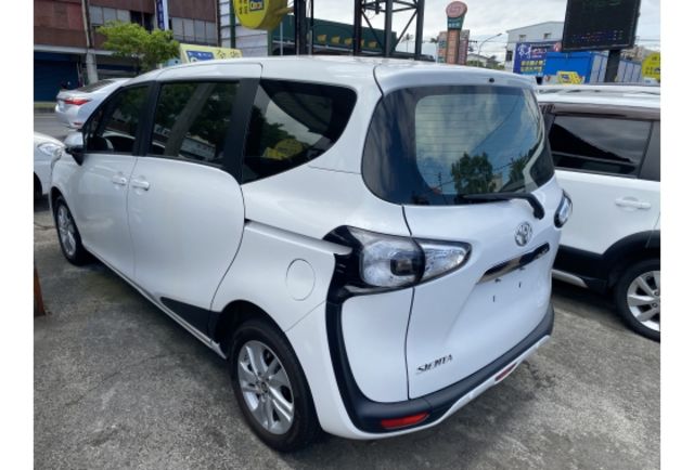 Toyota SIENTA  第3張相片