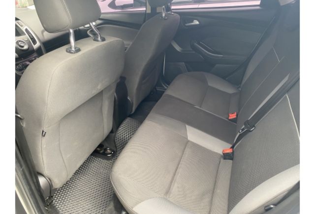 Ford FOCUS  第7張相片