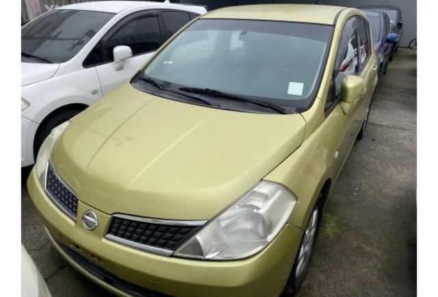 Nissan TIIDA  第2張相片