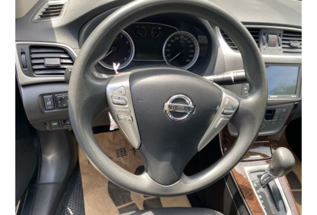 Nissan SENTRA  第6張相片