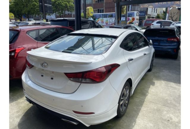 Hyundai ELANTRA  第4張相片