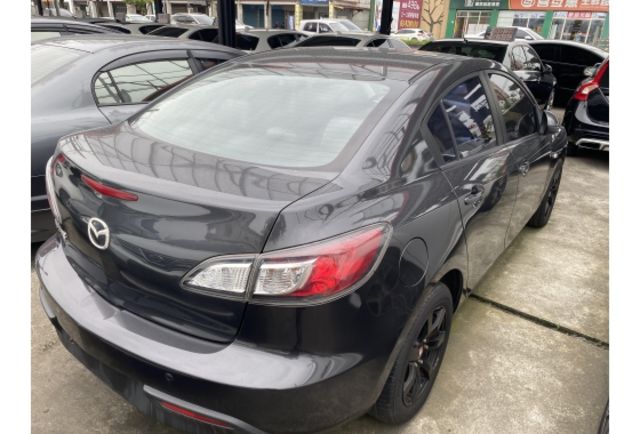 Mazda MAZDA3  第4張相片