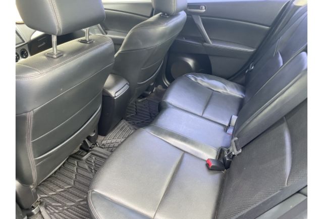 Mazda MAZDA3  第7張相片