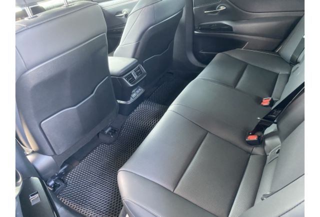 Lexus ES200  第8張相片