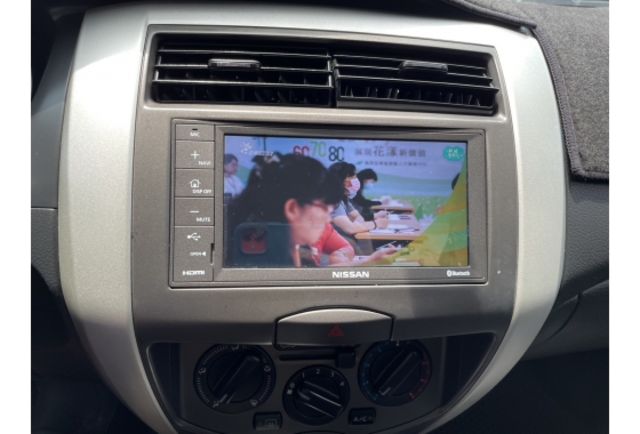 2018年Livina 里程保證 實車實價 保證有車  第13張相片