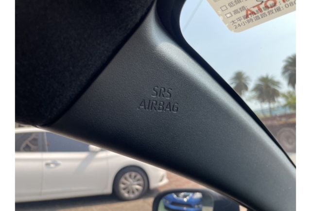 2022年Yaris 原鈑件 認證車 里程保證 實車實價 保證有車  第13張相片