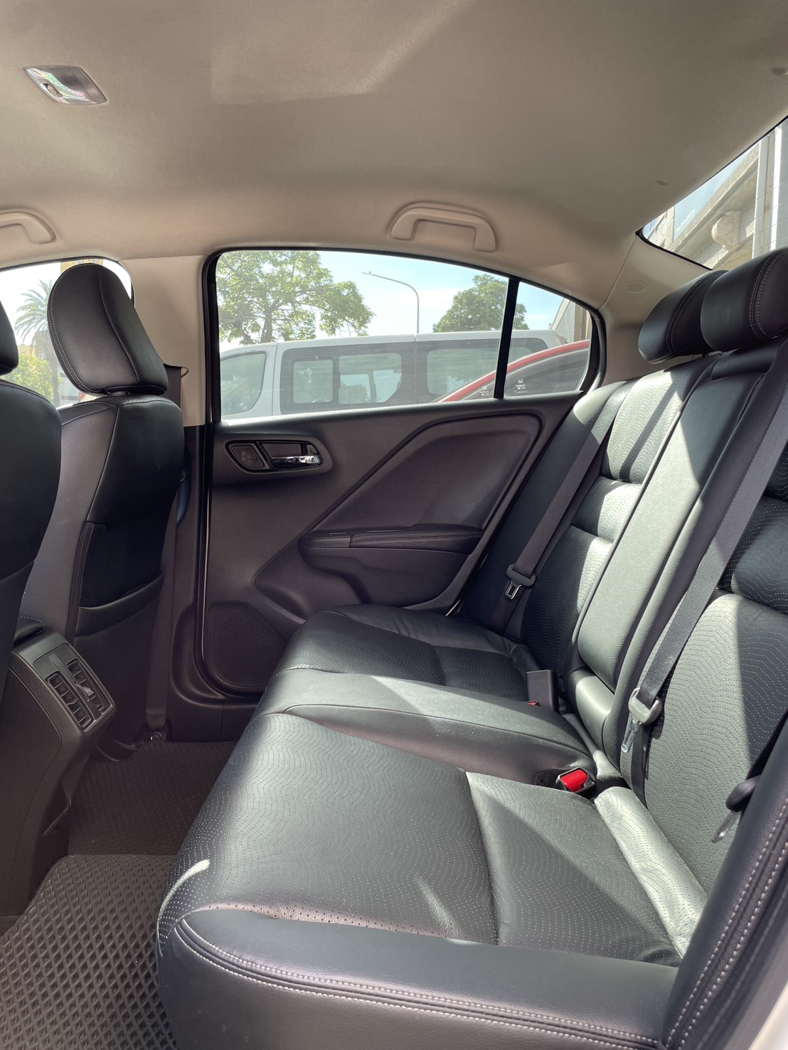 2017年CITY VTI-S 1.5 原版件/認證車/里程保證/代步車  第7張相片
