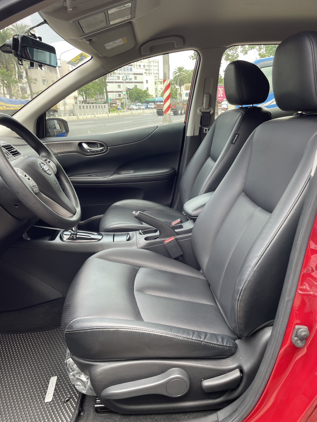 2017年i-Tiida 僅跑5萬多公里 原版件 原廠保養 一手車認證車 里程保證 實車實價   第7張相片