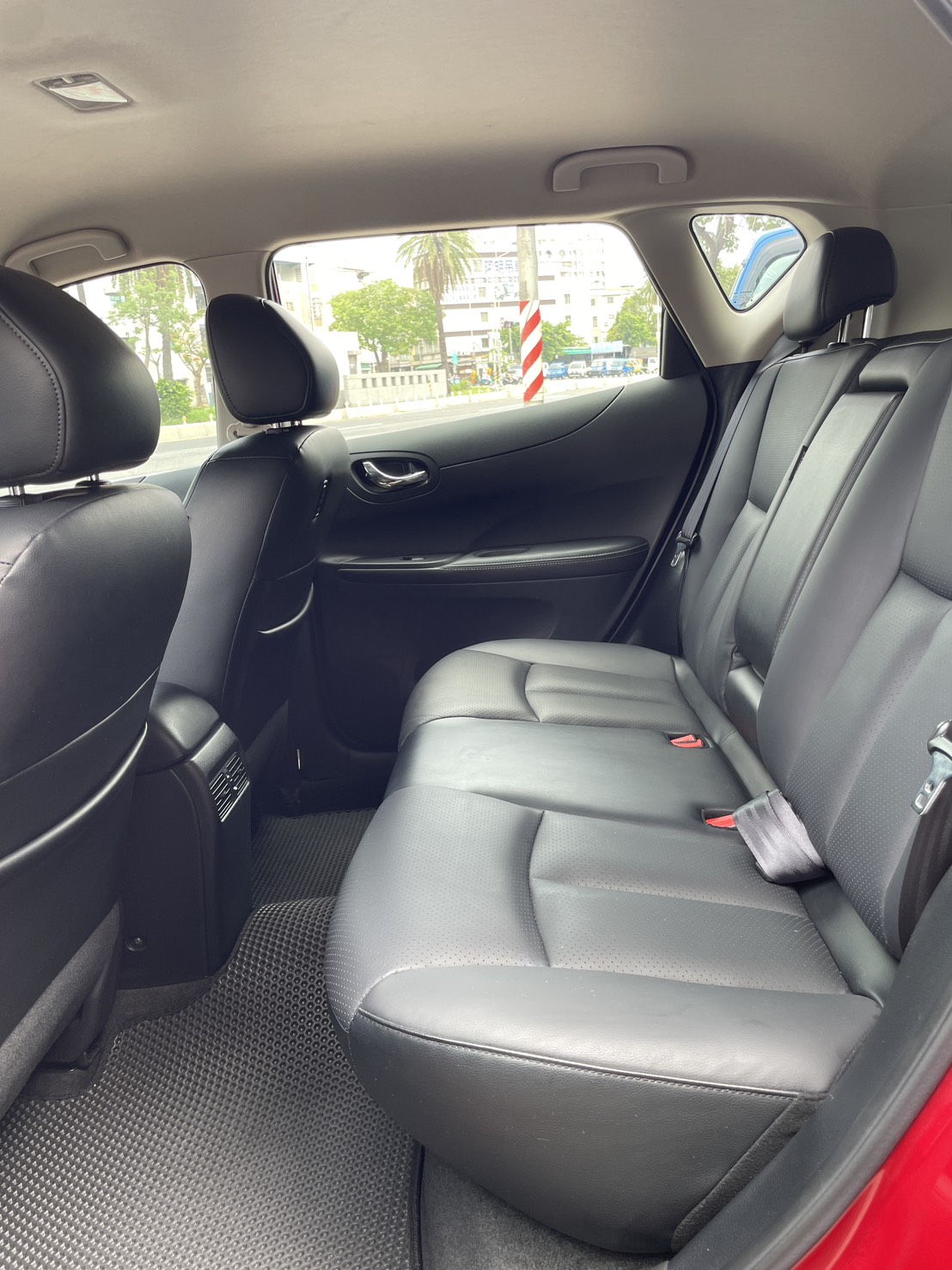 2017年i-Tiida 僅跑5萬多公里 原版件 原廠保養 一手車認證車 里程保證 實車實價   第8張相片