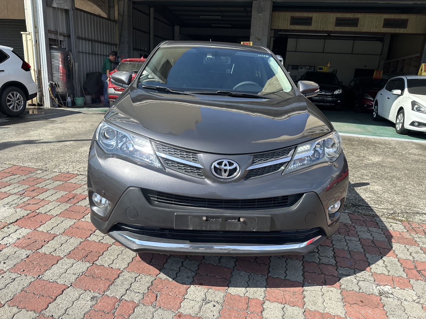 2015年RAV4休旅車2.0 頂級、認證車 里程僅跑8萬多公里里程保證  第2張相片