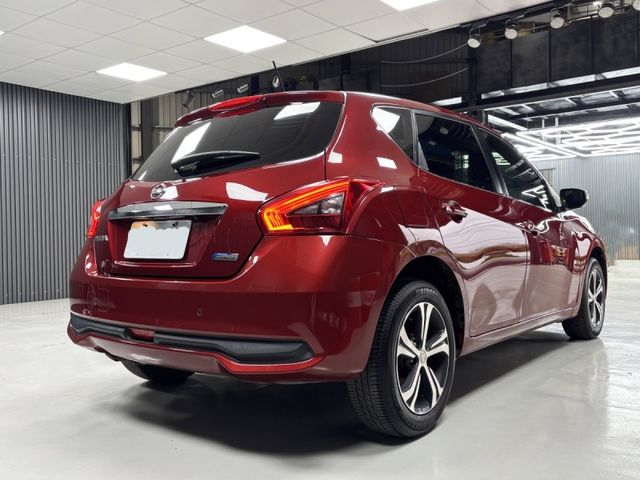 Nissan Tiida  第5張相片