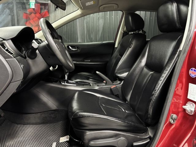 Nissan Tiida  第11張相片