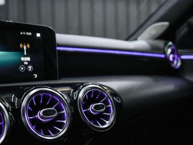 Mercedes-Benz/賓士 A-CLASS  第10張相片