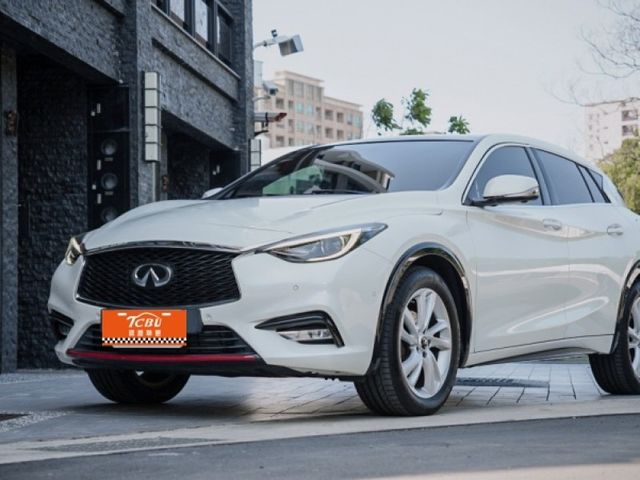Infiniti Q30  第1張相片