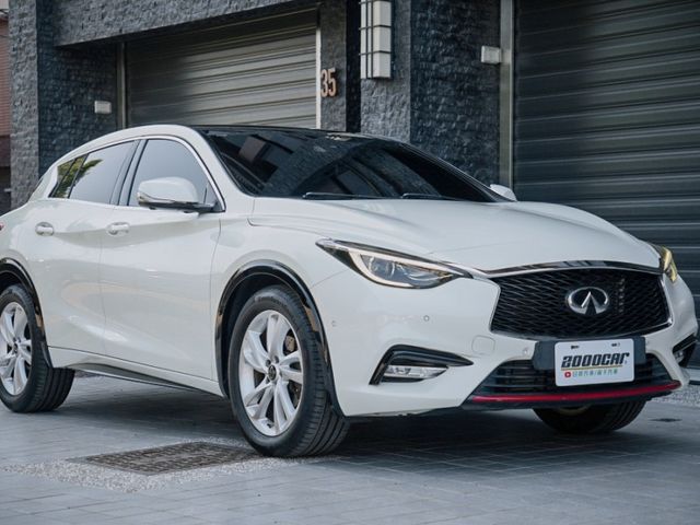 Infiniti Q30  第2張相片