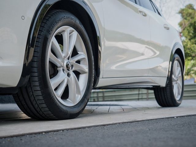 Infiniti Q30  第9張相片