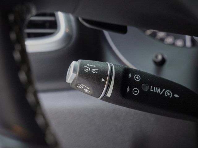 Infiniti Q30  第13張相片