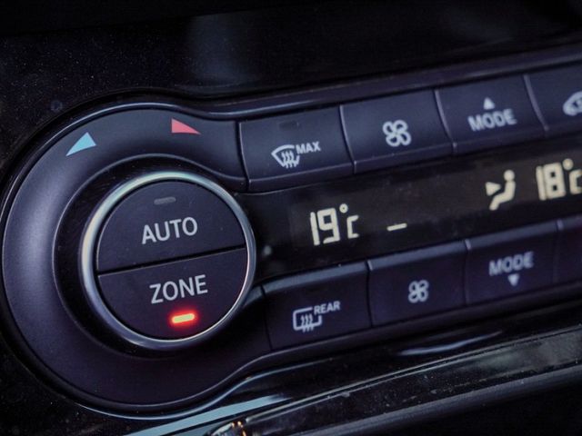 Infiniti Q30  第14張相片